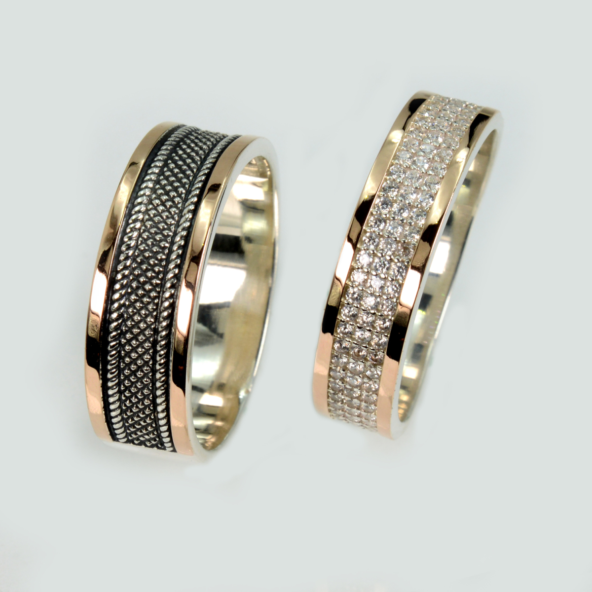 Пара срібних обручок з пластинами золота