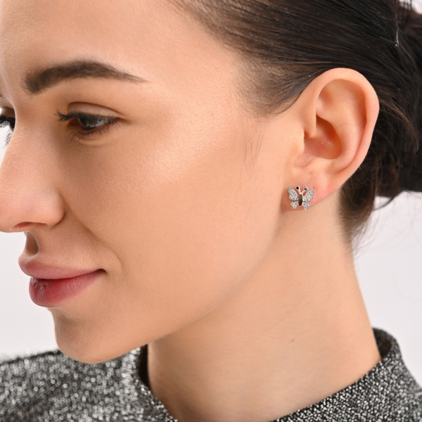 Сережки-гвоздики бабочки