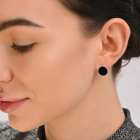 Серебряные серьги-гвоздики с ониксом