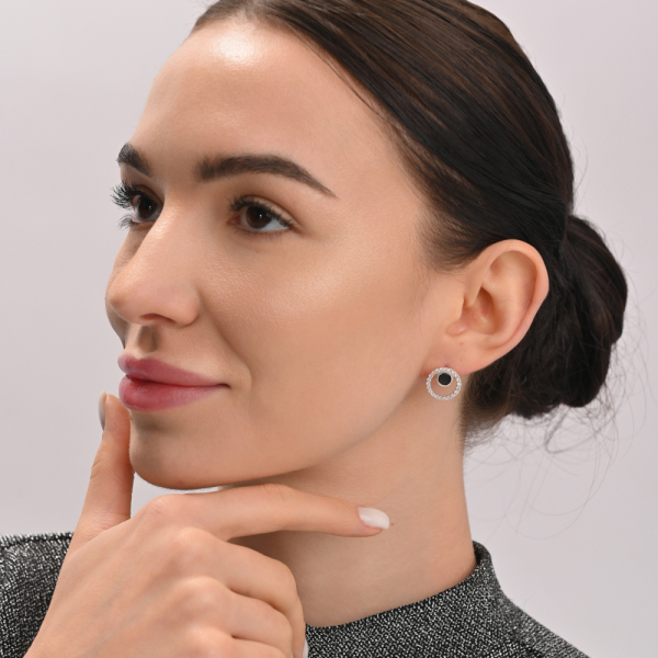 Серебряные серьги с ониксом