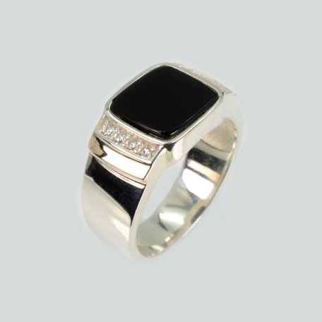 Срібна чоловіча каблучка з онікосм