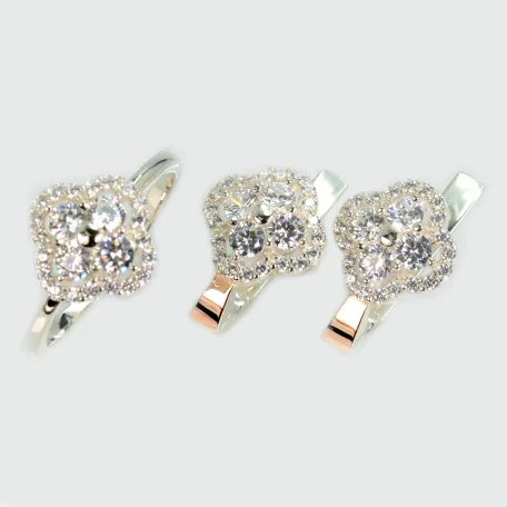 Срібний набір з золотими пластинами