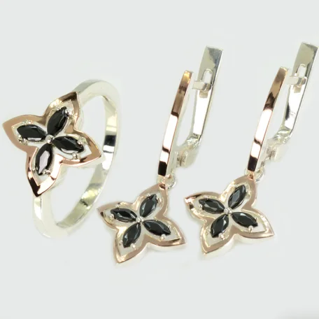 Срібний набір з золотими пластинами