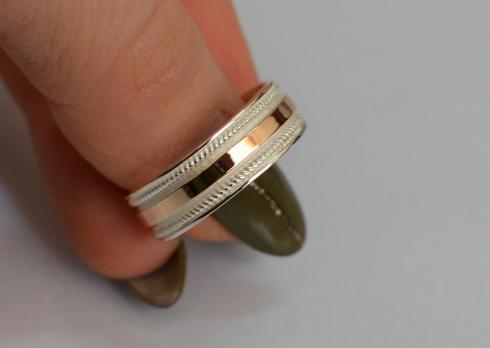 Обручальное кольцо из серебра и золота